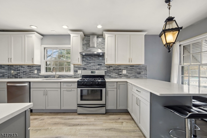 21 Readington Road Whitehouse Station, NJ 08889 - Photo 5 of 39