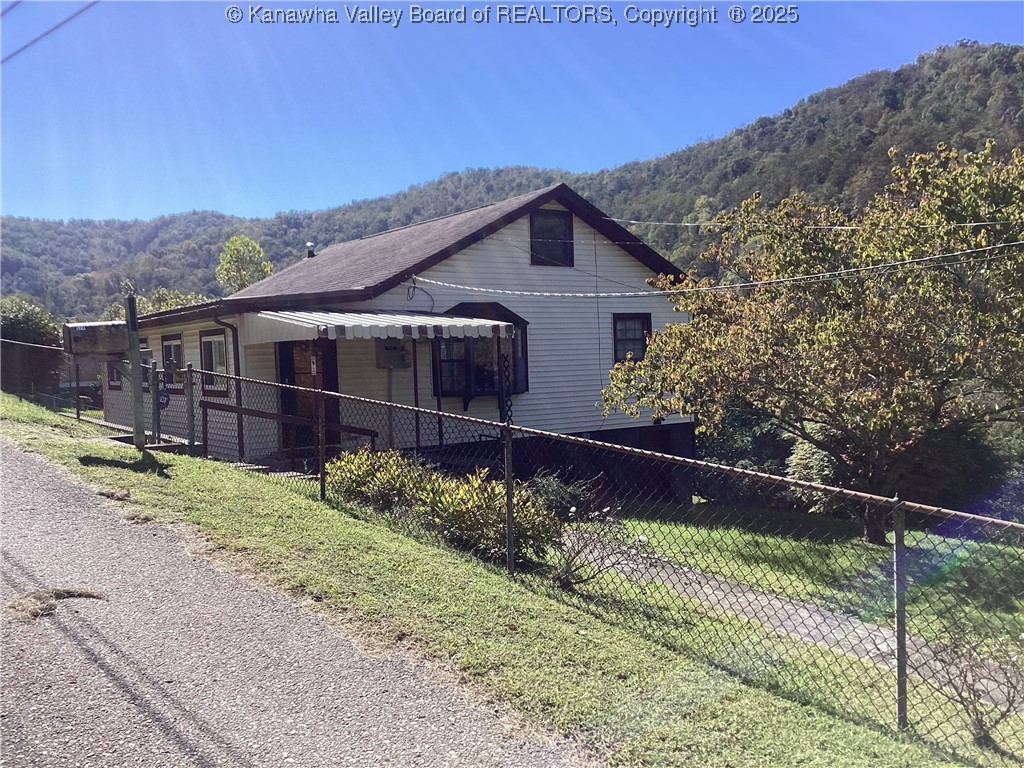 574 Churchill Road Seth, WV 25181 - Photo 2 of 30 Gallery Image 2