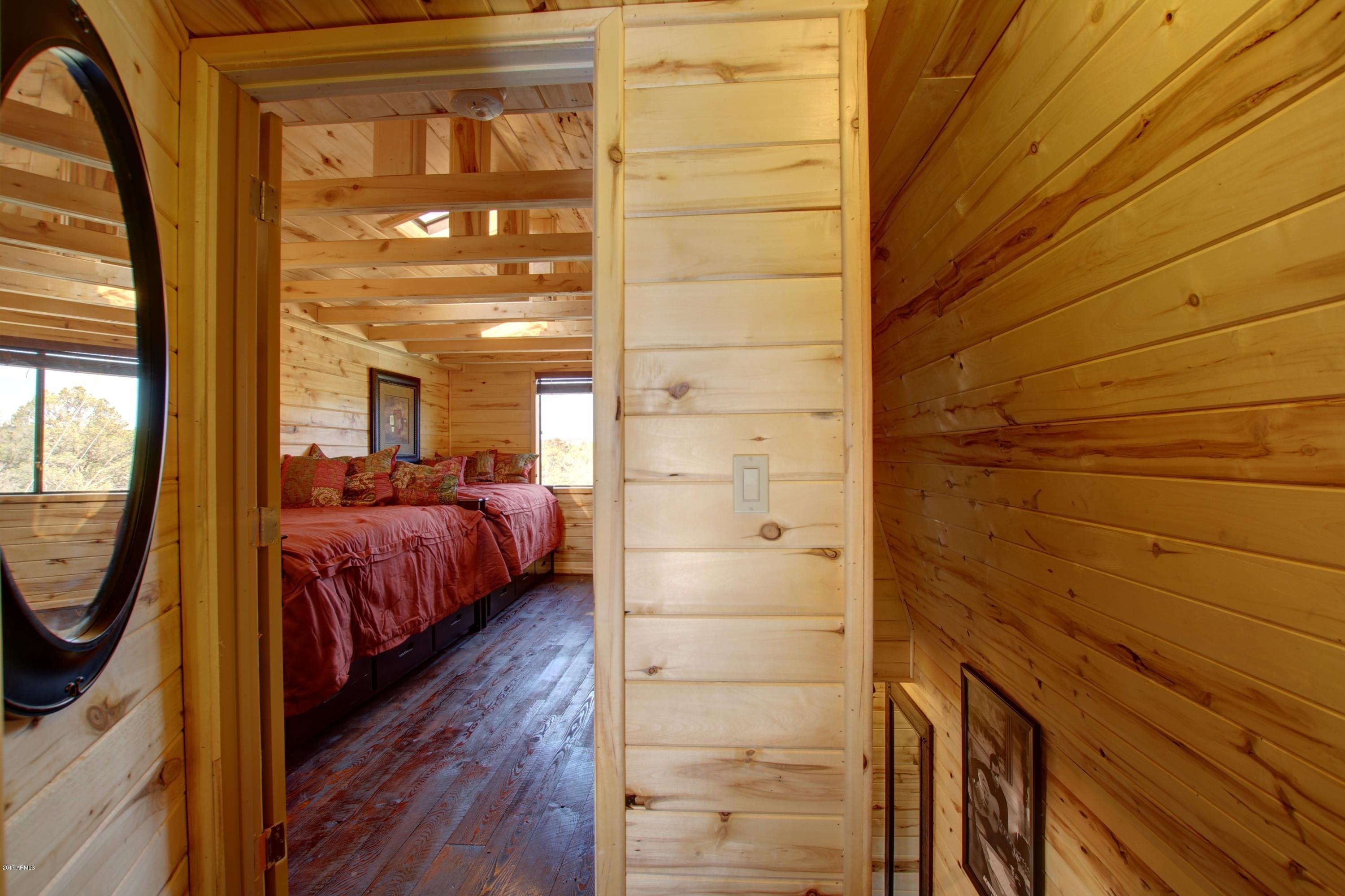 185 West Westridge Young, AZ 85554 - Photo 27 of 51 HALLWAY LANDING