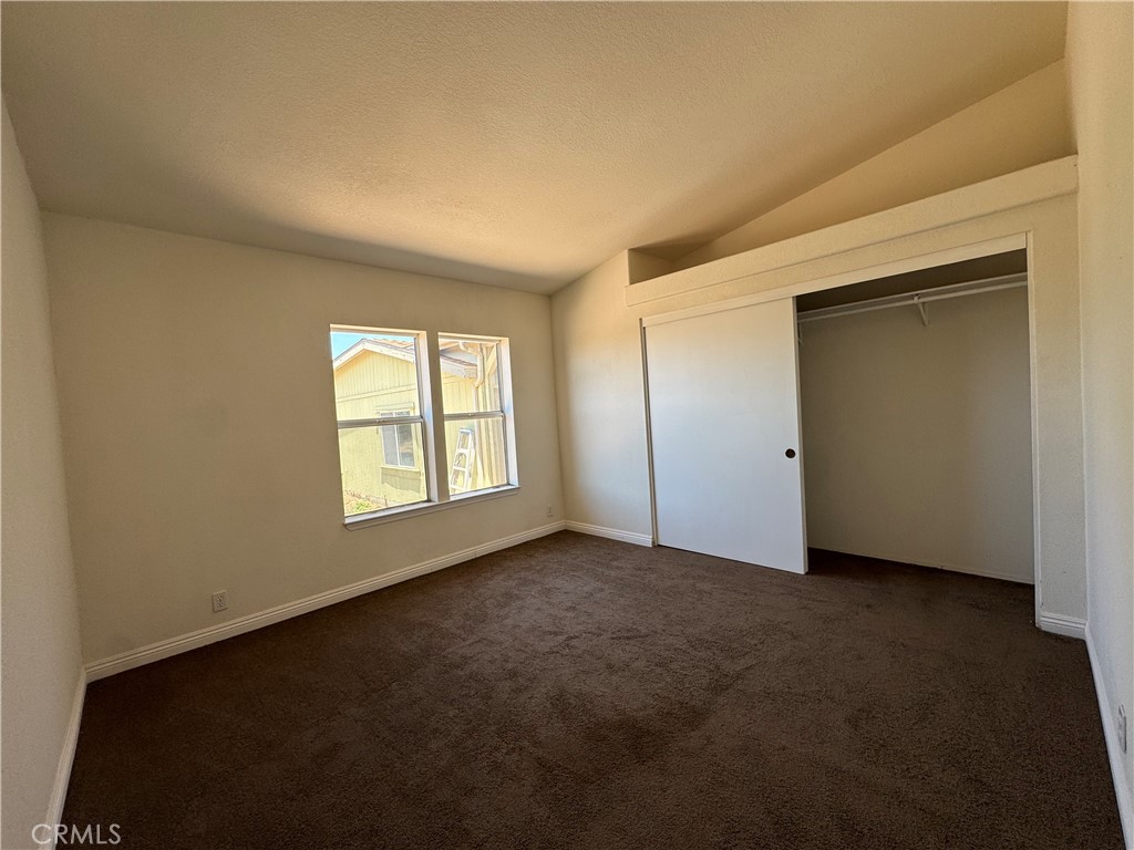 61225 High Country Trail Anza, CA 92539 - Photo 14 of 34 an empty room with a window