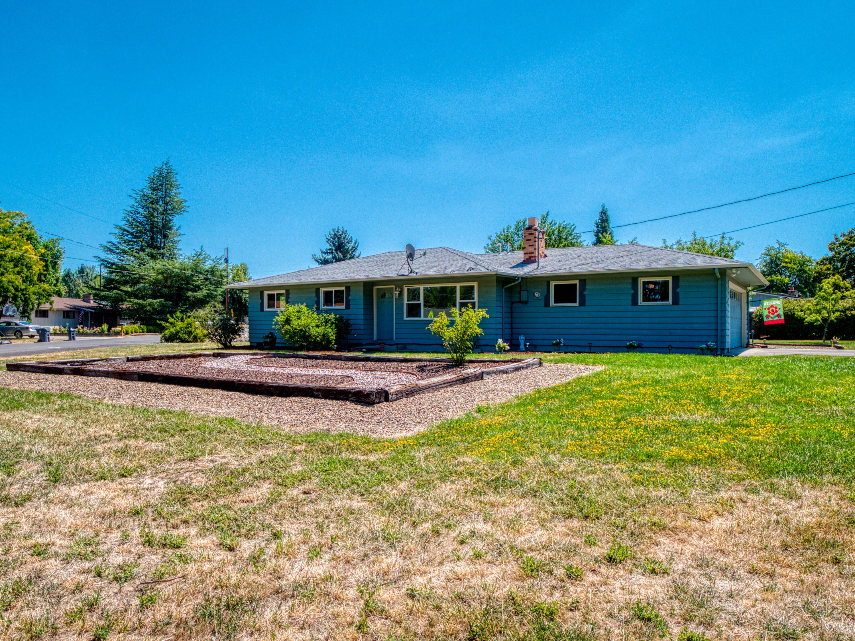 2725 Ruth Drive Medford, OR 97504 - Photo 28 of 29 Front 5