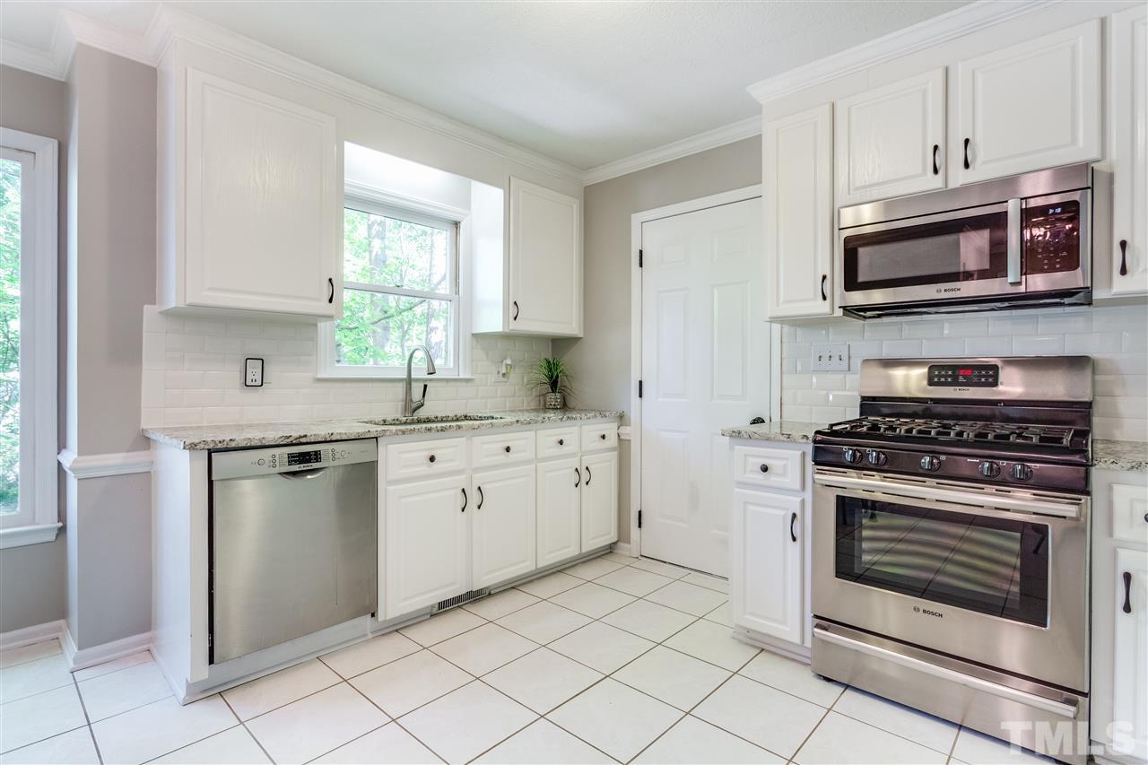 5612 Knollwood Road Raleigh, NC 27609 - Photo 8 of 24