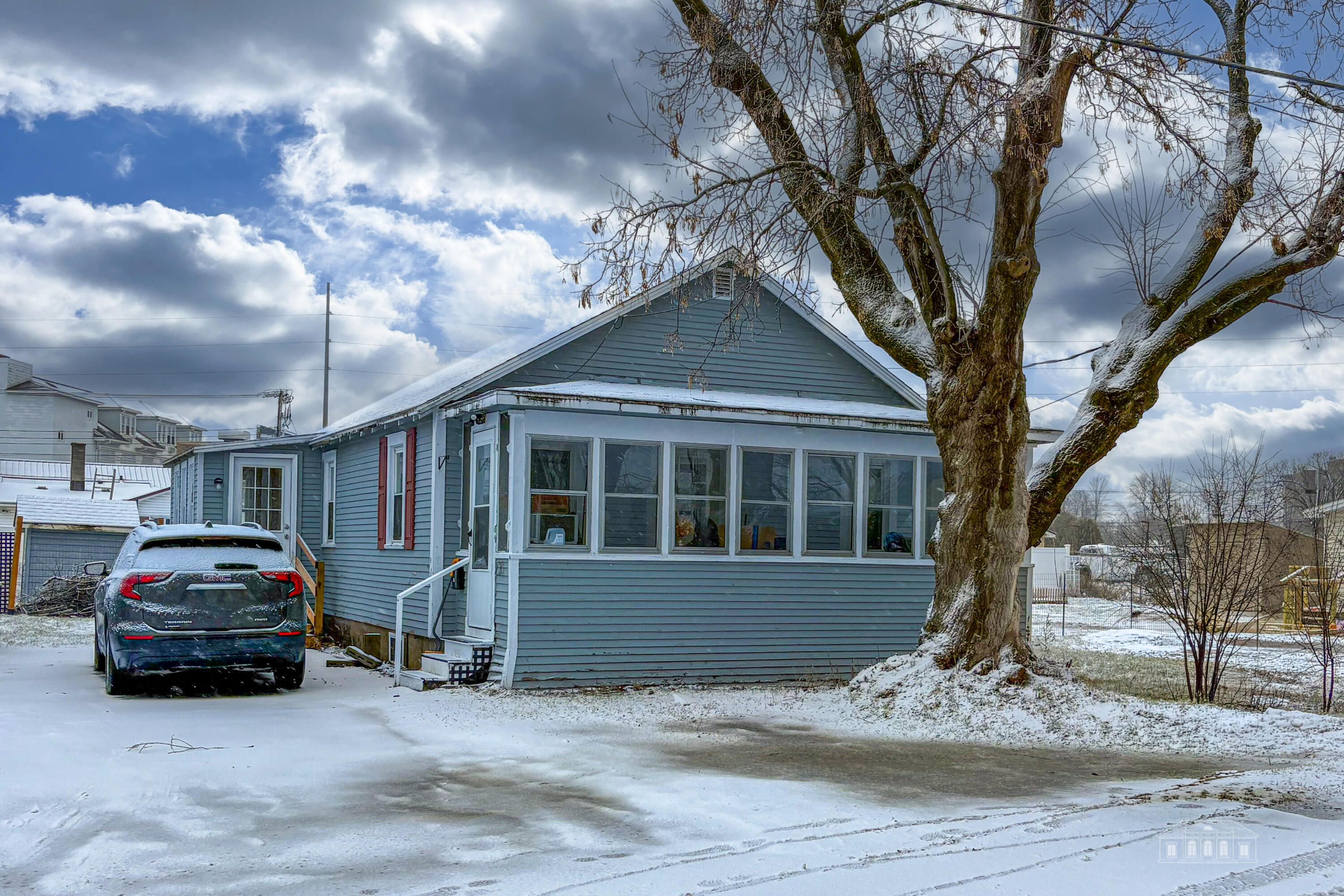 23 Riverside Avenue Plattsburgh, NY 12901 - Photo 1 of 12