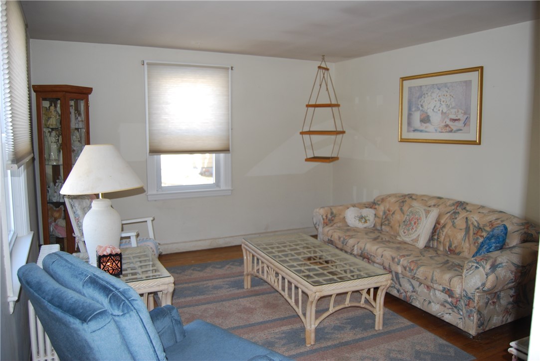 70 Inman Avenue Warwick, RI 02886 - Photo 7 of 18 Gallery Image 7