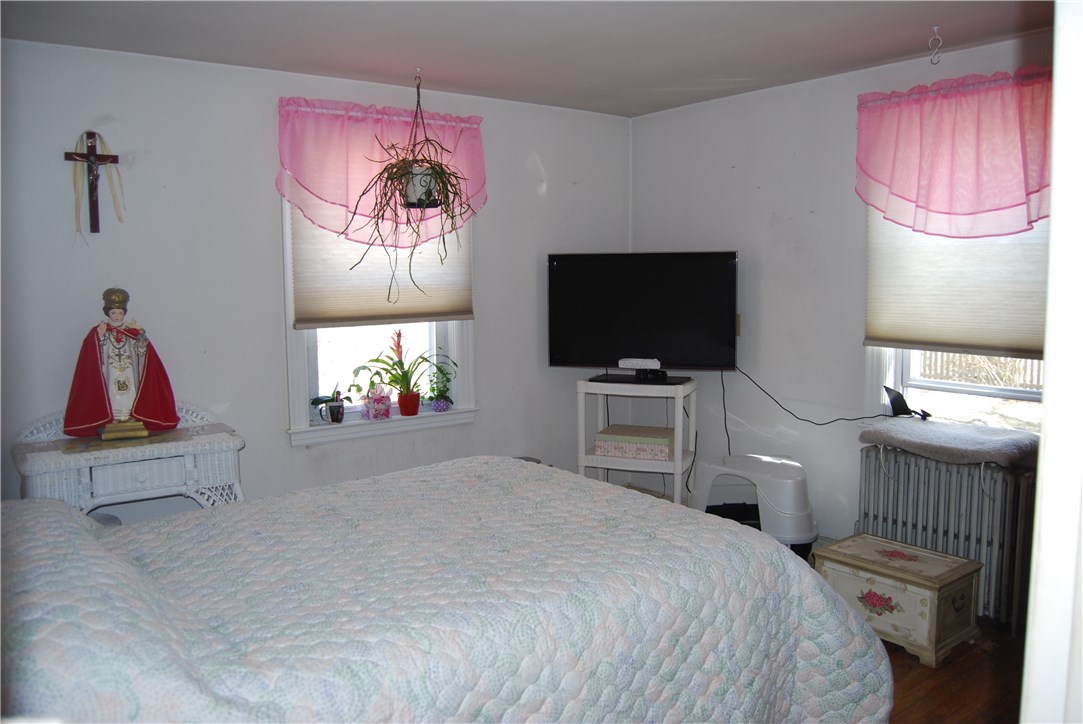 70 Inman Avenue Warwick, RI 02886 - Photo 9 of 18 Gallery Image 9