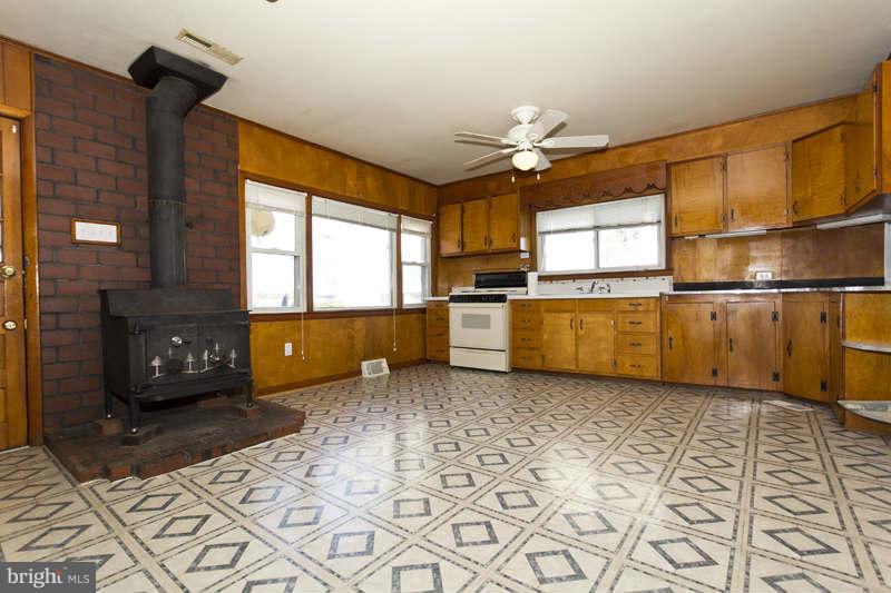 6906 River Drive Road Sparrows Point, MD 21219 - Photo 15 of 23 Kitchen