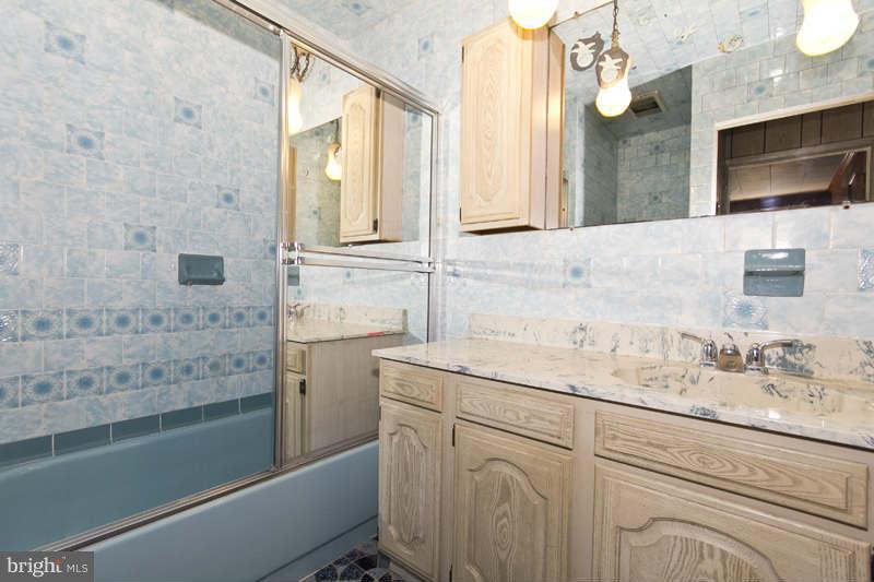 6906 River Drive Road Sparrows Point, MD 21219 - Photo 23 of 23 Bath
