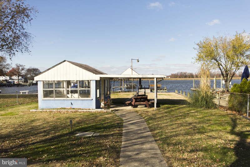 6906 River Drive Road Sparrows Point, MD 21219 - Photo 4 of 23 Exterior (Front)