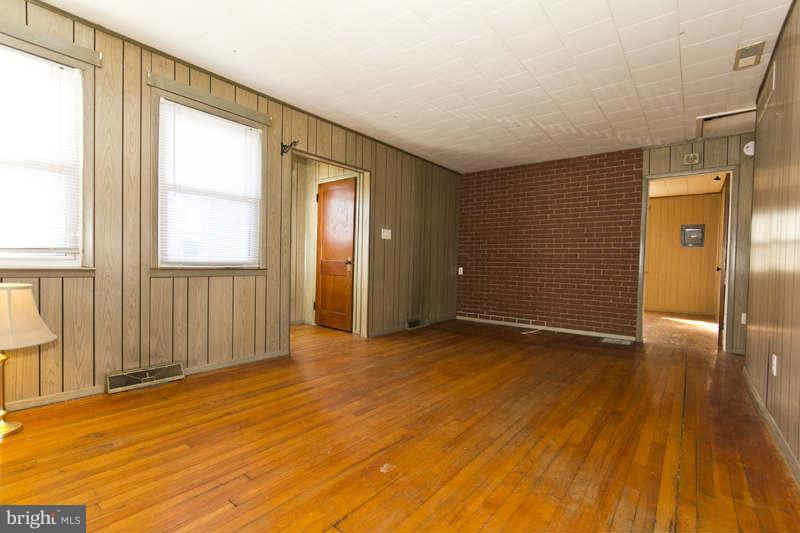 6906 River Drive Road Sparrows Point, MD 21219 - Photo 9 of 23 Living Room
