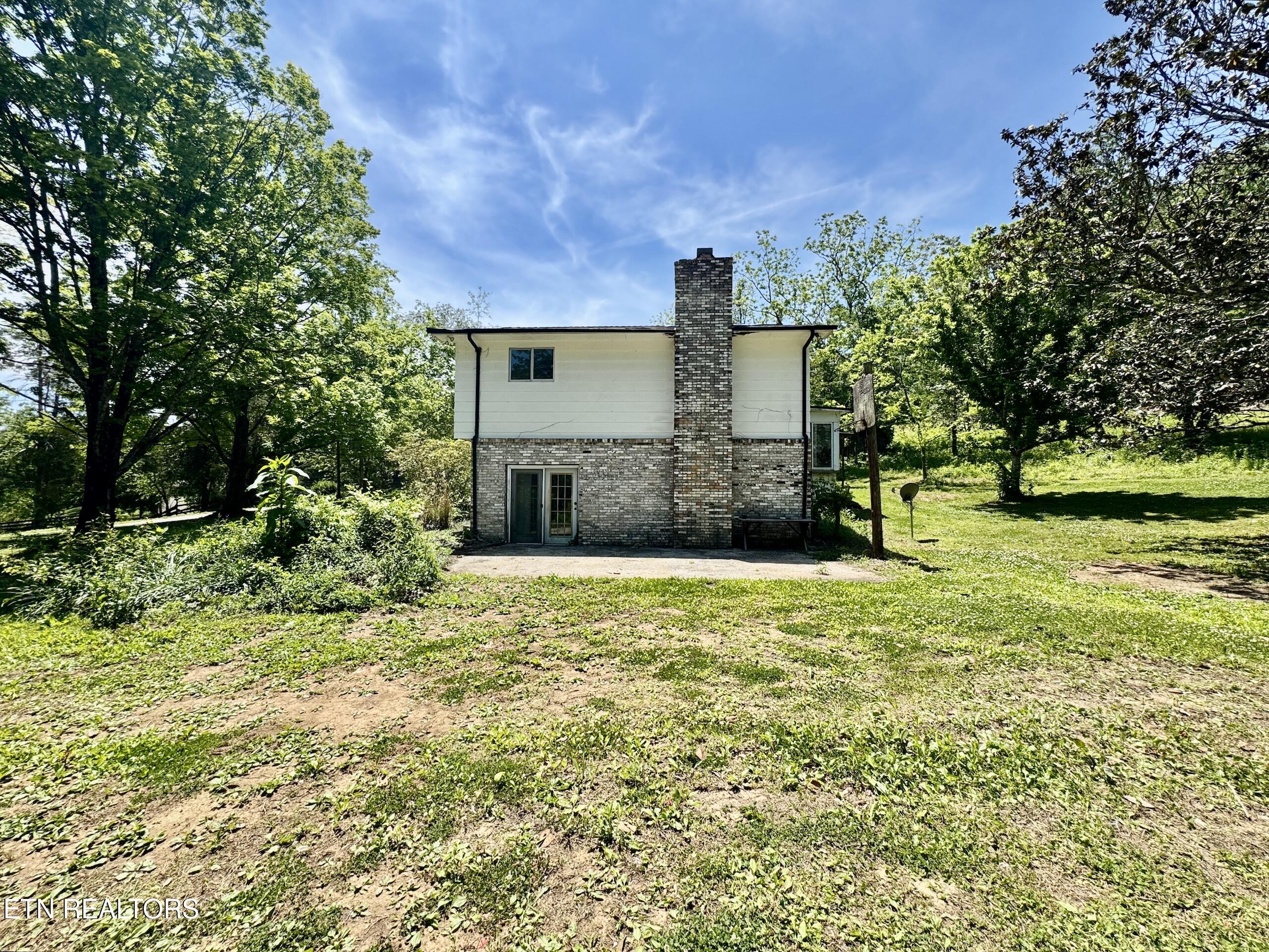 132 Lanes Bluff Road Clinton, TN 37716 - Photo 5 of 48 1-5