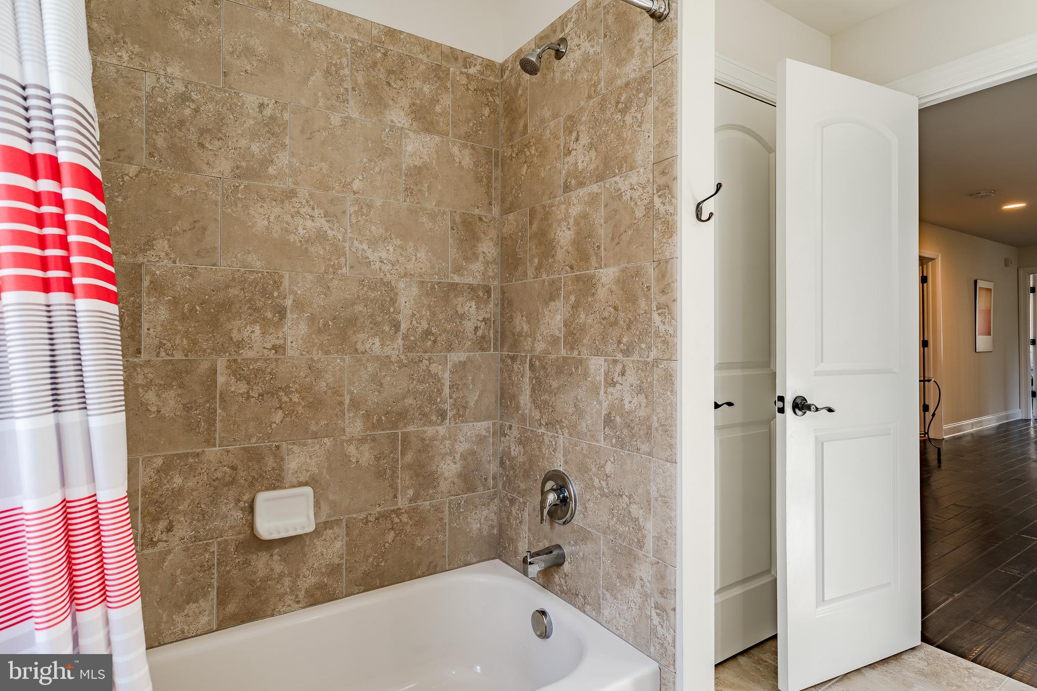 229 Valley Road Media, PA 19063 - Photo 34 of 54 Large hall bath
