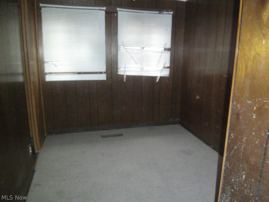 1972 Rookwood Road Cleveland, OH 44112 - Photo 7 of 10