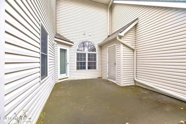 $395,000 | 375 Paine Lake Drive, Sevierville, TN 37862