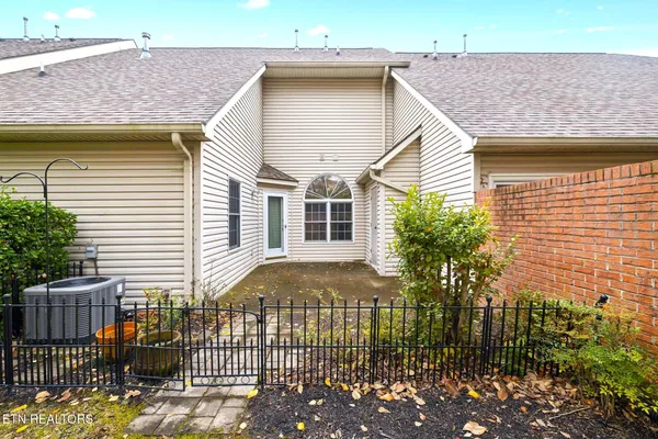 $395,000 | 375 Paine Lake Drive, Sevierville, TN 37862