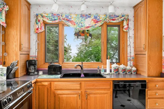 $899,000 | 1690 Highway 61, Two Harbors, MN 55616