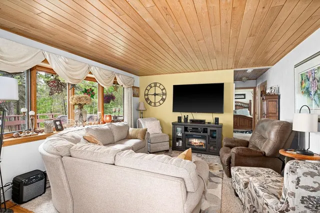 $899,000 | 1690 Highway 61, Two Harbors, MN 55616