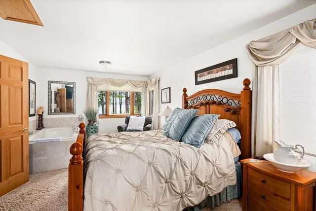 $899,000 | 1690 Highway 61, Two Harbors, MN 55616