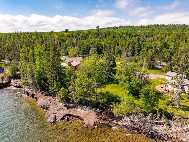$899,000 | 1690 Highway 61, Two Harbors, MN 55616