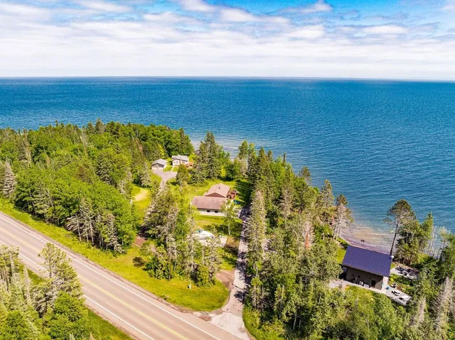 $899,000 | 1690 Highway 61, Two Harbors, MN 55616