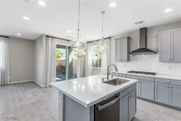 $2,600 | 10016 Silver Comet Court, Las Vegas, NV 89178