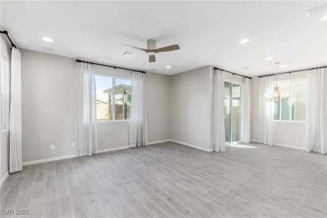 $2,600 | 10016 Silver Comet Court, Las Vegas, NV 89178