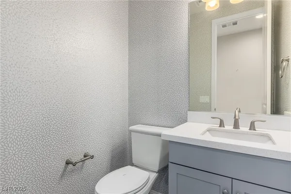 $2,600 | 10016 Silver Comet Court, Las Vegas, NV 89178