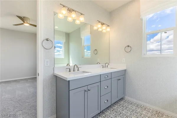 $2,600 | 10016 Silver Comet Court, Las Vegas, NV 89178