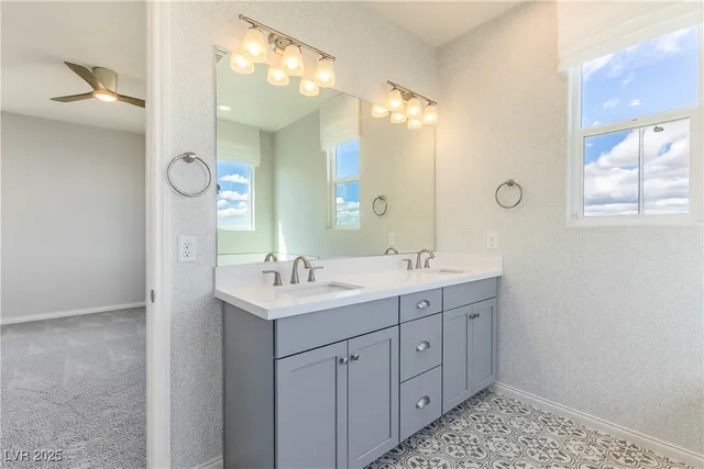 $2,600 | 10016 Silver Comet Court, Las Vegas, NV 89178