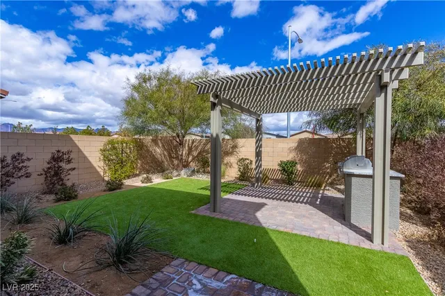 $2,600 | 10016 Silver Comet Court, Las Vegas, NV 89178