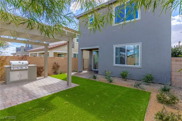 $2,600 | 10016 Silver Comet Court, Las Vegas, NV 89178