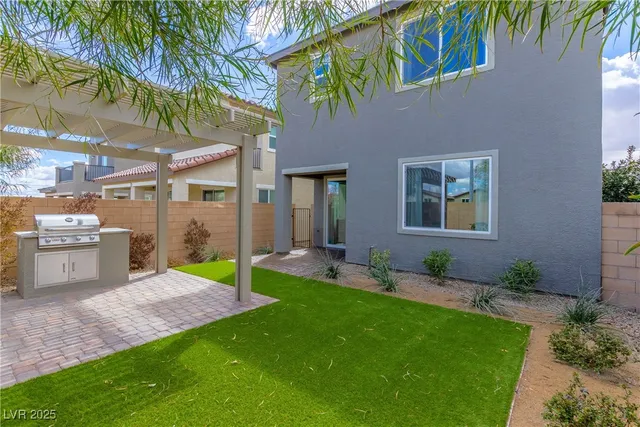 $2,600 | 10016 Silver Comet Court, Las Vegas, NV 89178