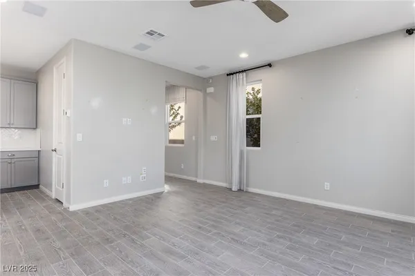 $2,600 | 10016 Silver Comet Court, Las Vegas, NV 89178