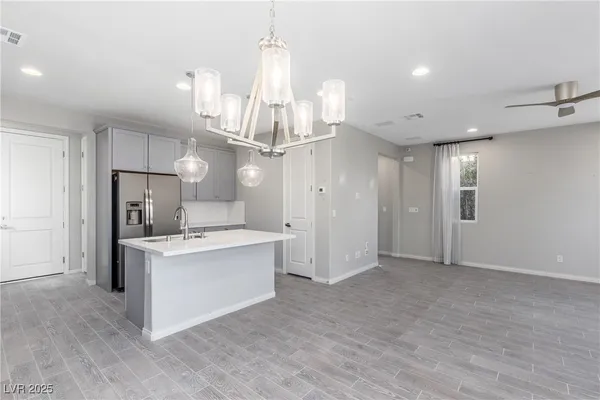 $2,600 | 10016 Silver Comet Court, Las Vegas, NV 89178