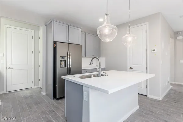 $2,600 | 10016 Silver Comet Court, Las Vegas, NV 89178