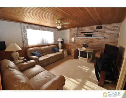 38 Bartman Road East Brunswick, NJ 08816 - Photo 13 of 20 Gallery Image 13