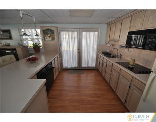 38 Bartman Road East Brunswick, NJ 08816 - Photo 17 of 20 Gallery Image 17