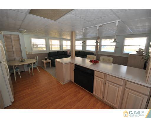 38 Bartman Road East Brunswick, NJ 08816 - Photo 18 of 20 Gallery Image 18