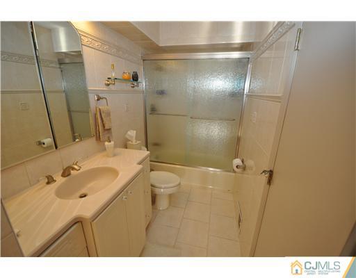 38 Bartman Road East Brunswick, NJ 08816 - Photo 10 of 20 Gallery Image 10