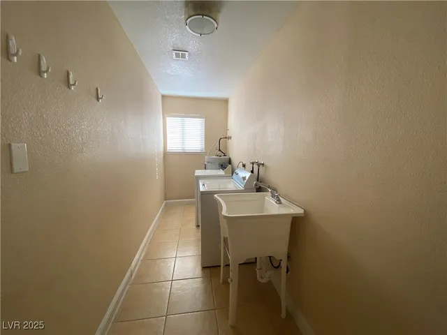 $2,700 | 6995 O'Bannon Drive, Las Vegas, NV 89146