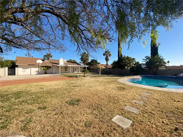 $2,700 | 6995 O'Bannon Drive, Las Vegas, NV 89146