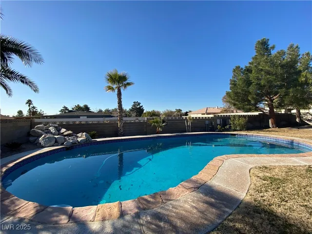 $2,700 | 6995 O'Bannon Drive, Las Vegas, NV 89146
