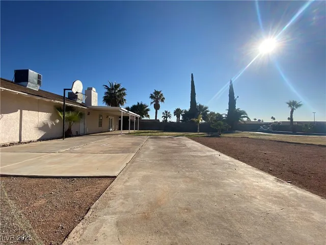 $2,700 | 6995 O'Bannon Drive, Las Vegas, NV 89146