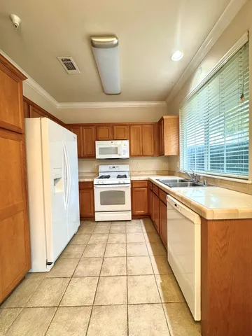 $339,900 | 2385 Shining Star Way, Redding, CA 96003