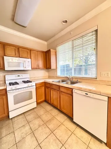 $339,900 | 2385 Shining Star Way, Redding, CA 96003