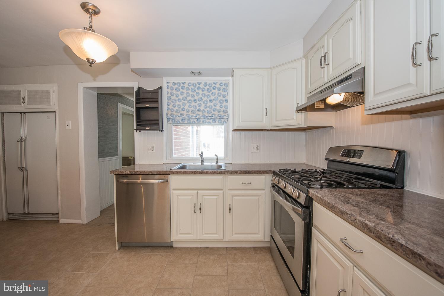 208 Pine Ridge Road Havertown, PA 19083 - Photo 12 of 43 Kitchen