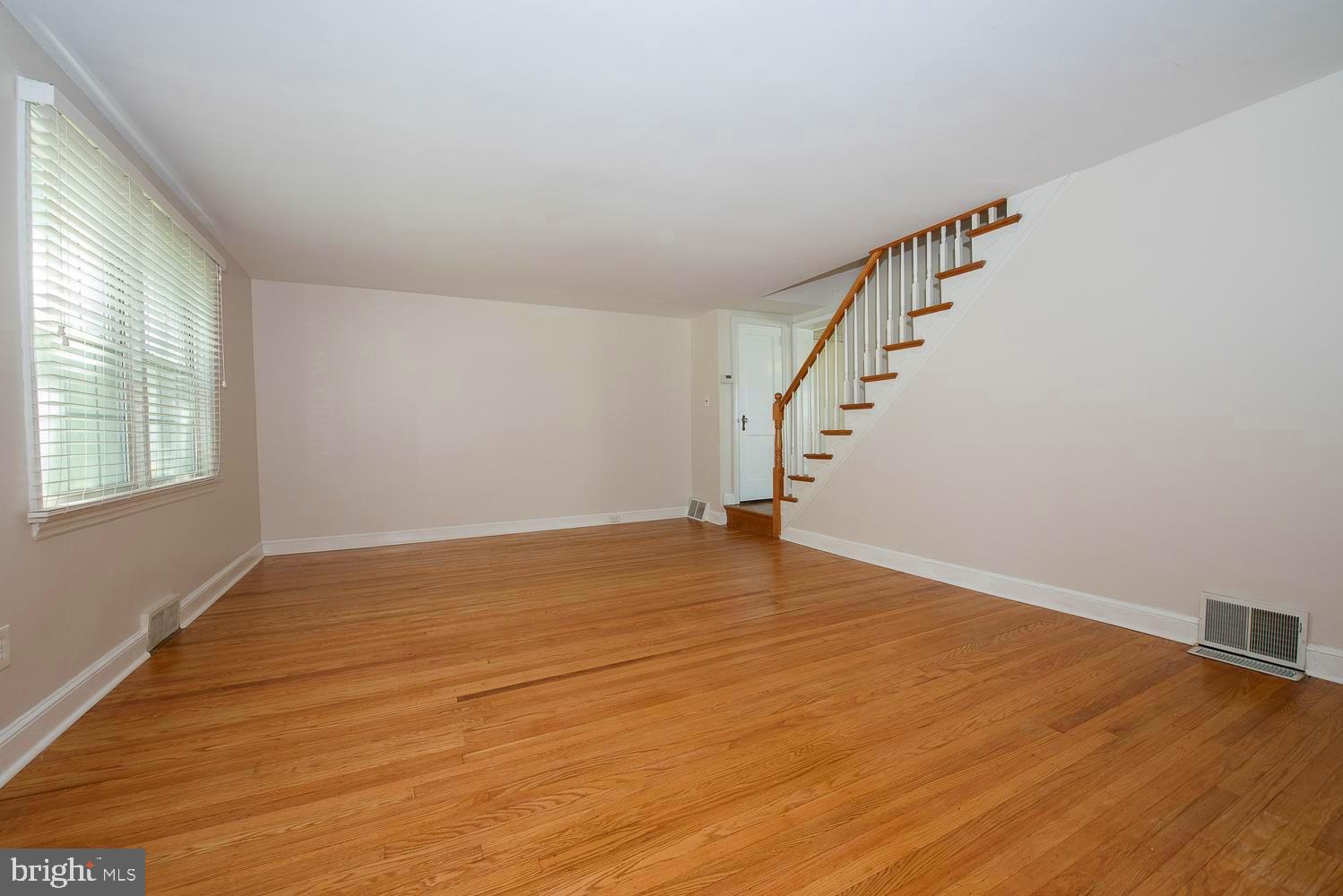 208 Pine Ridge Road Havertown, PA 19083 - Photo 4 of 43 Living Room