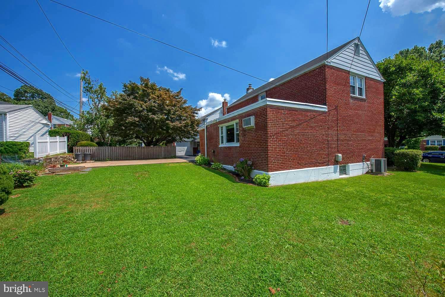 208 Pine Ridge Road Havertown, PA 19083 - Photo 36 of 43 Side View