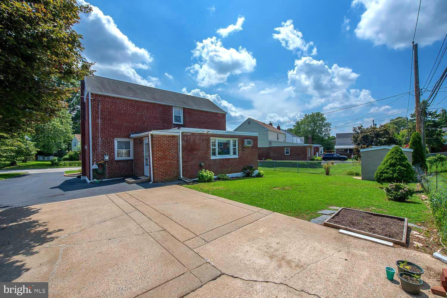 208 Pine Ridge Road Havertown, PA 19083 - Photo 38 of 43 Side View