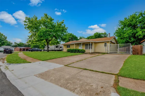 $225,000 | 827 Bell Drive, Euless, TX 76039