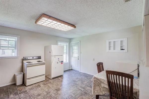 $225,000 | 827 Bell Drive, Euless, TX 76039